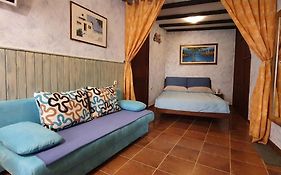 Studio Apartment Grisia