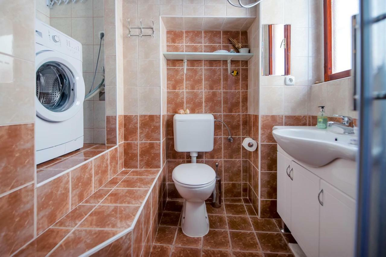 Studio Apartment Grisia Rovigno Esterno foto
