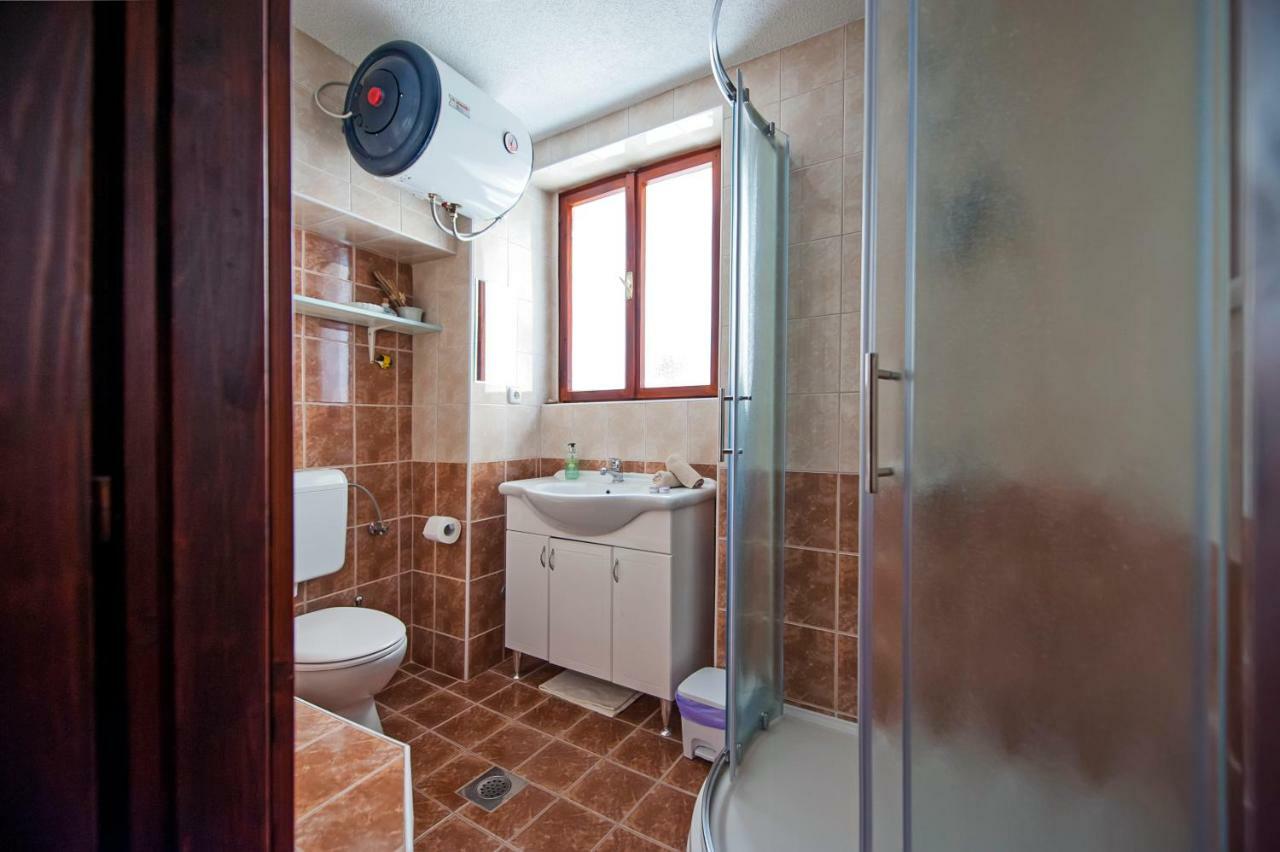 Studio Apartment Grisia Rovigno Esterno foto
