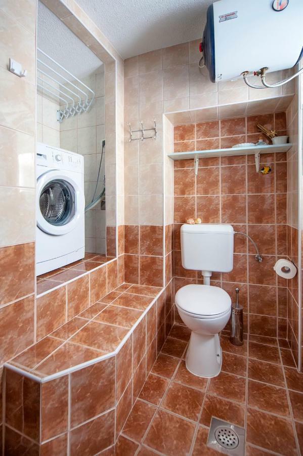 Studio Apartment Grisia Rovigno Esterno foto